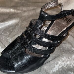 Sofft strap heels. Size 8M very good condition.